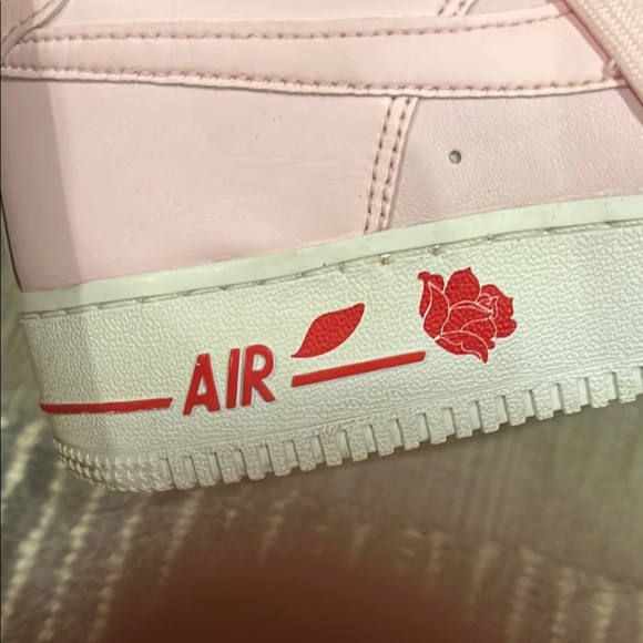 Nike Air Women's Pink Lace up Sneakers size 8 - Picture 2 of 11